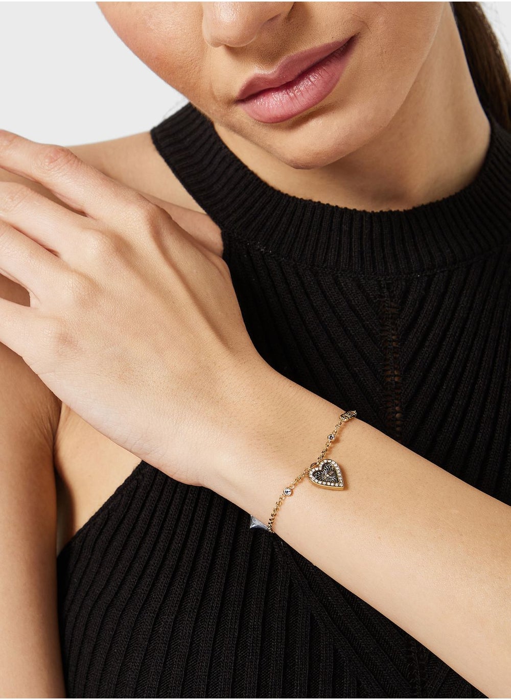 buy-guess-single-heart-chain-bracelet_dcf