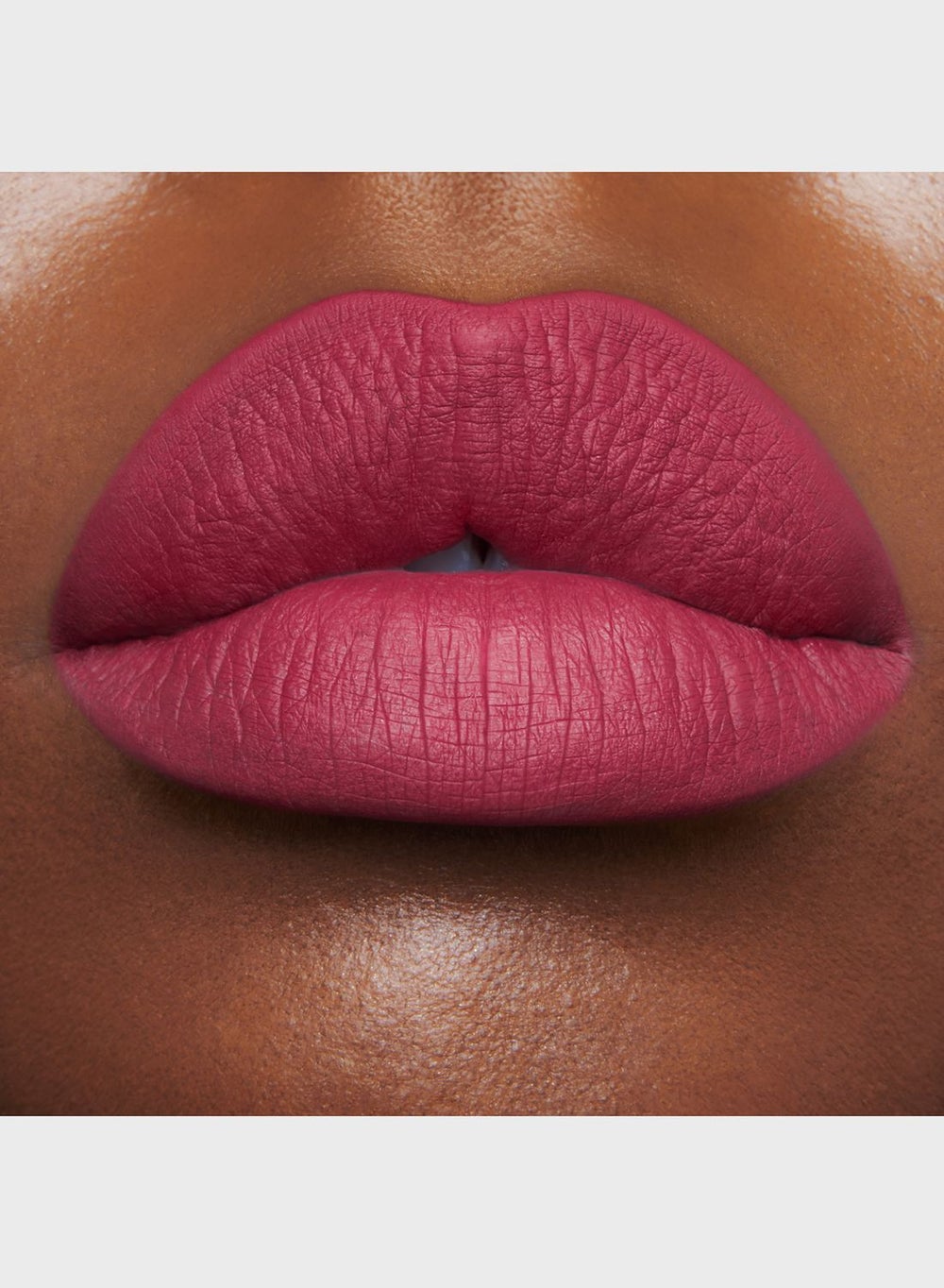 buy-charlotte-tilbury-lip-cheat-the-queen_aqg