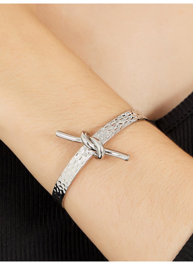 buy-styli-styli-knot-detail-textured-cuff-bracelet_9pn