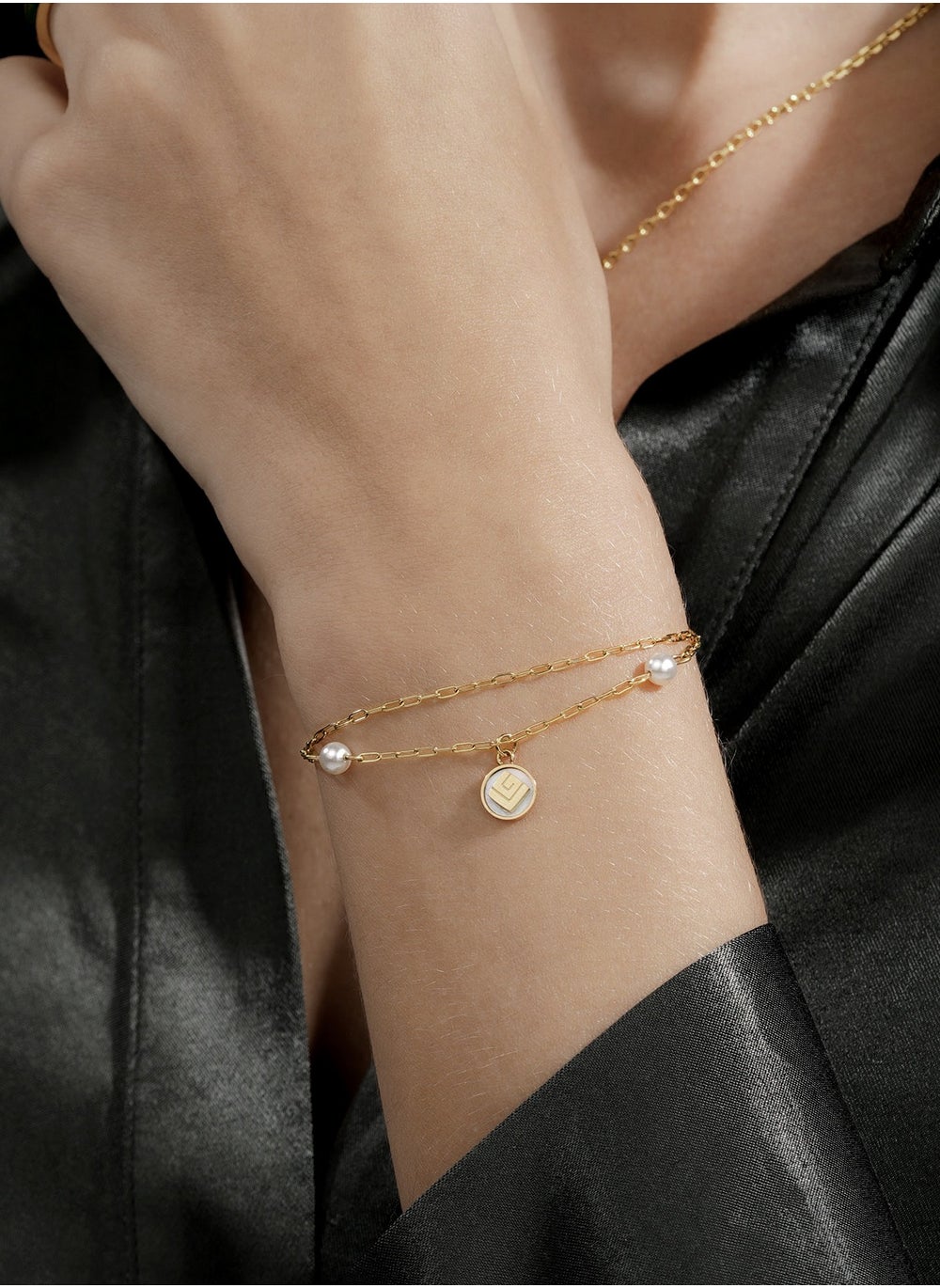 buy-guy-laroche-gisele-gold-plated-bracelet-for-women_yl8