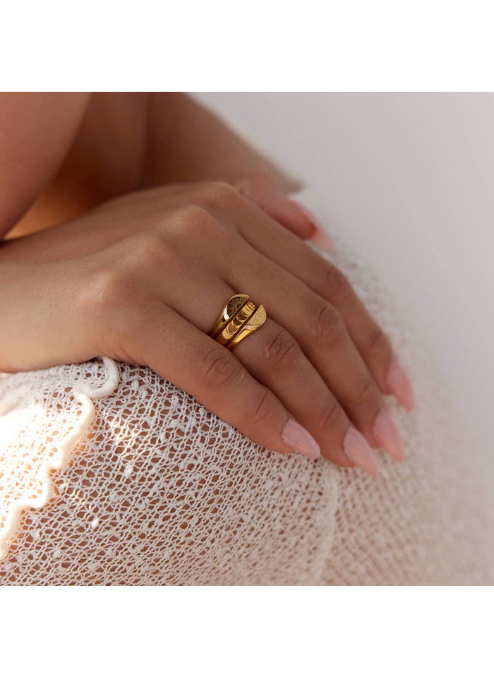 buy-noya-18k-gold-plated-sunrise-and-moon-signet-ring-set_uer