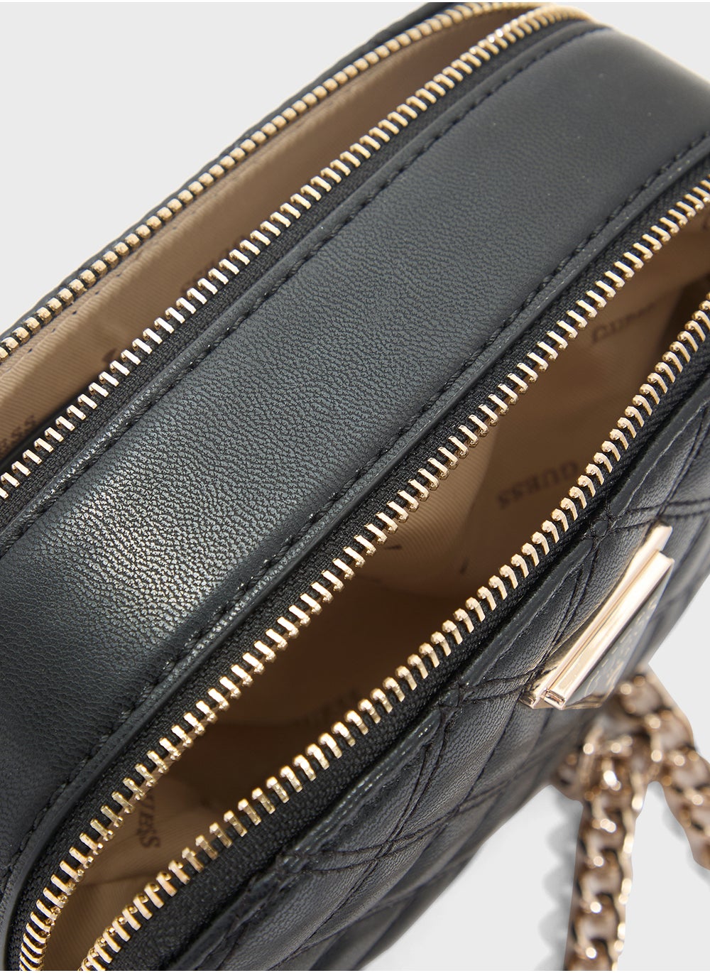 buy-guess-giully-camera-bag_yju