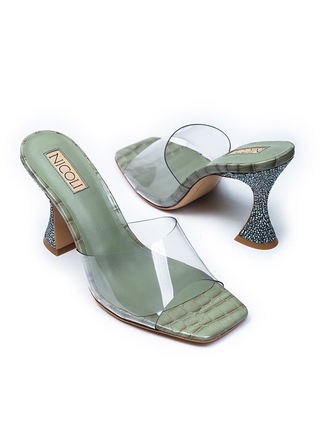 buy-nicoli-aniston_qcd