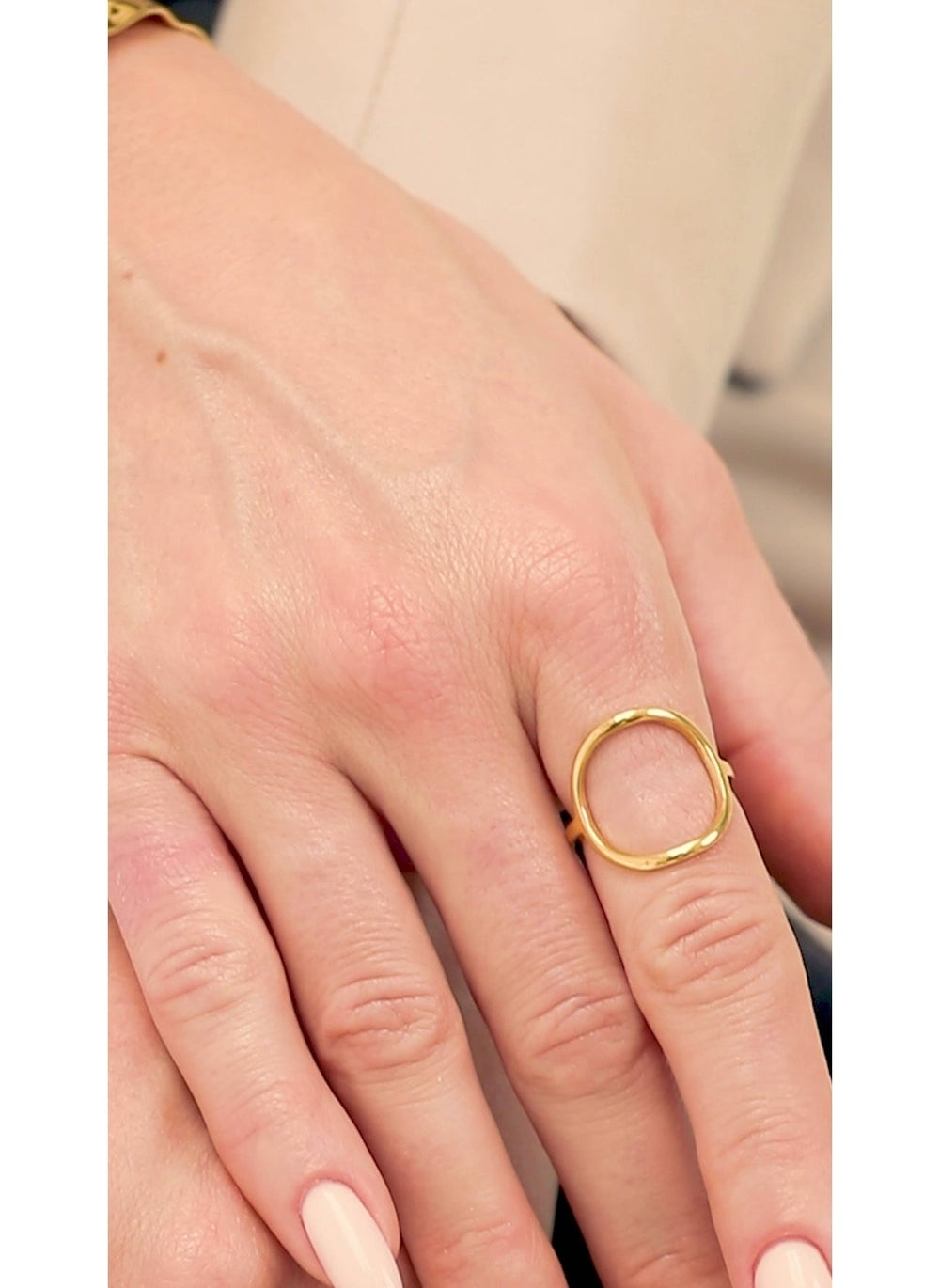 buy-noya-camille-oval-ring_4qz