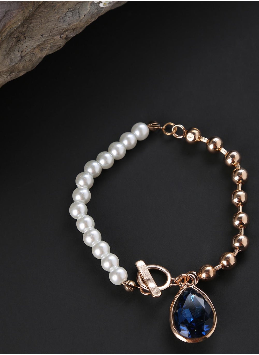 buy-sohi-white-pearls-link-bracelet_niy