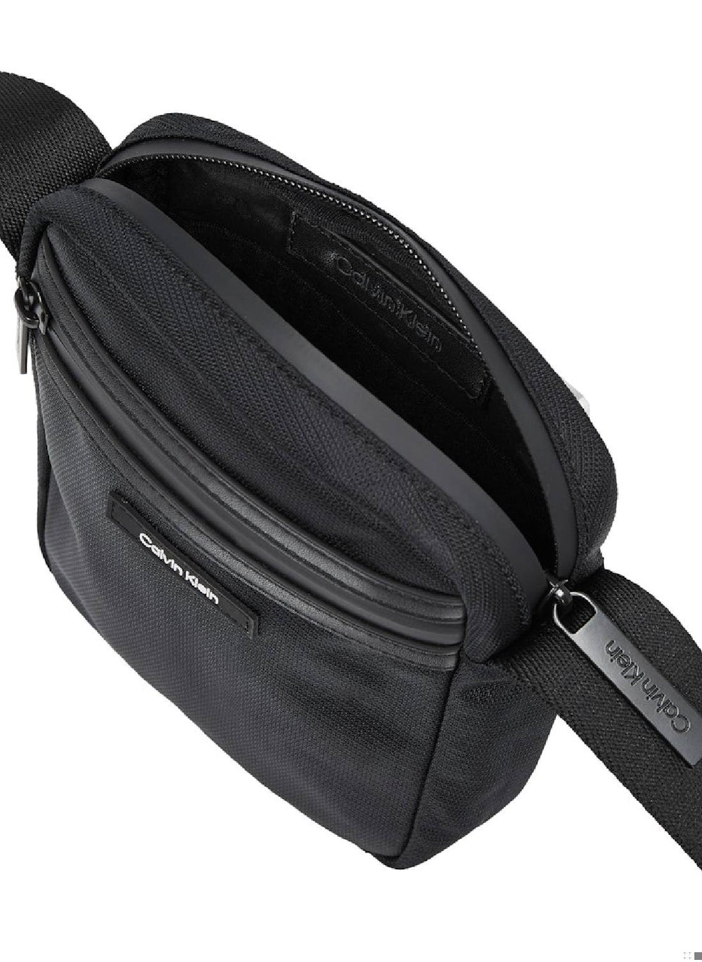 buy-calvin-klein-ck-essential-reporter-bag_rna