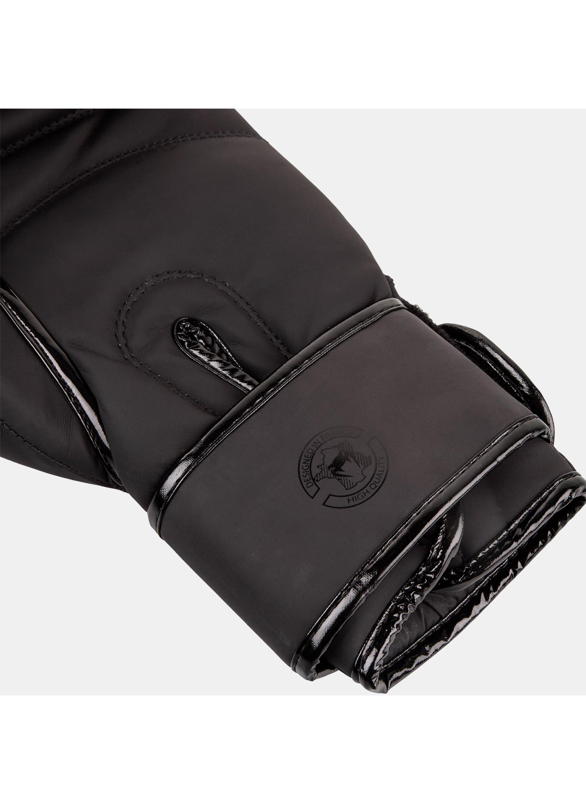 buy-venum-contender-2-0-boxing-gloves_xgl