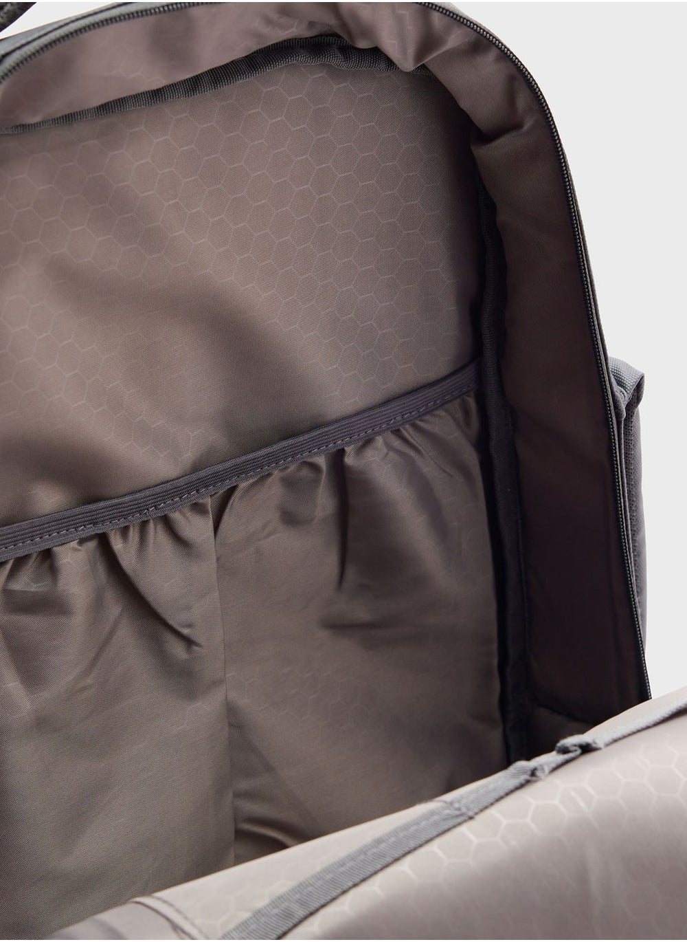 buy-robert-wood-casual-padded-laptop-backpack-with-usb-port_0e6