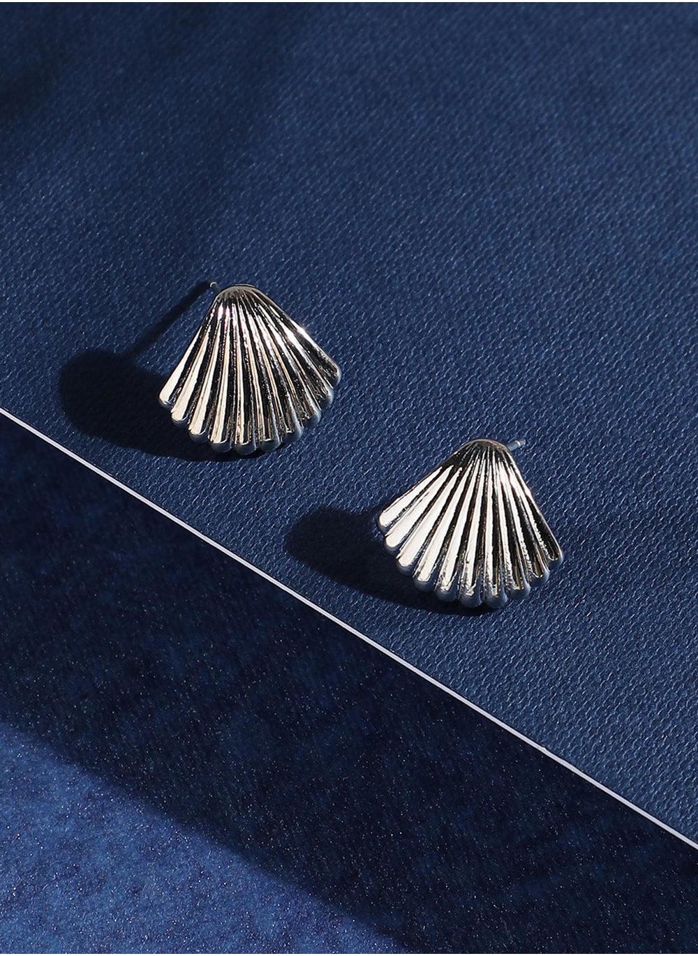 buy-sohi-seashell-stud-earrings_pht