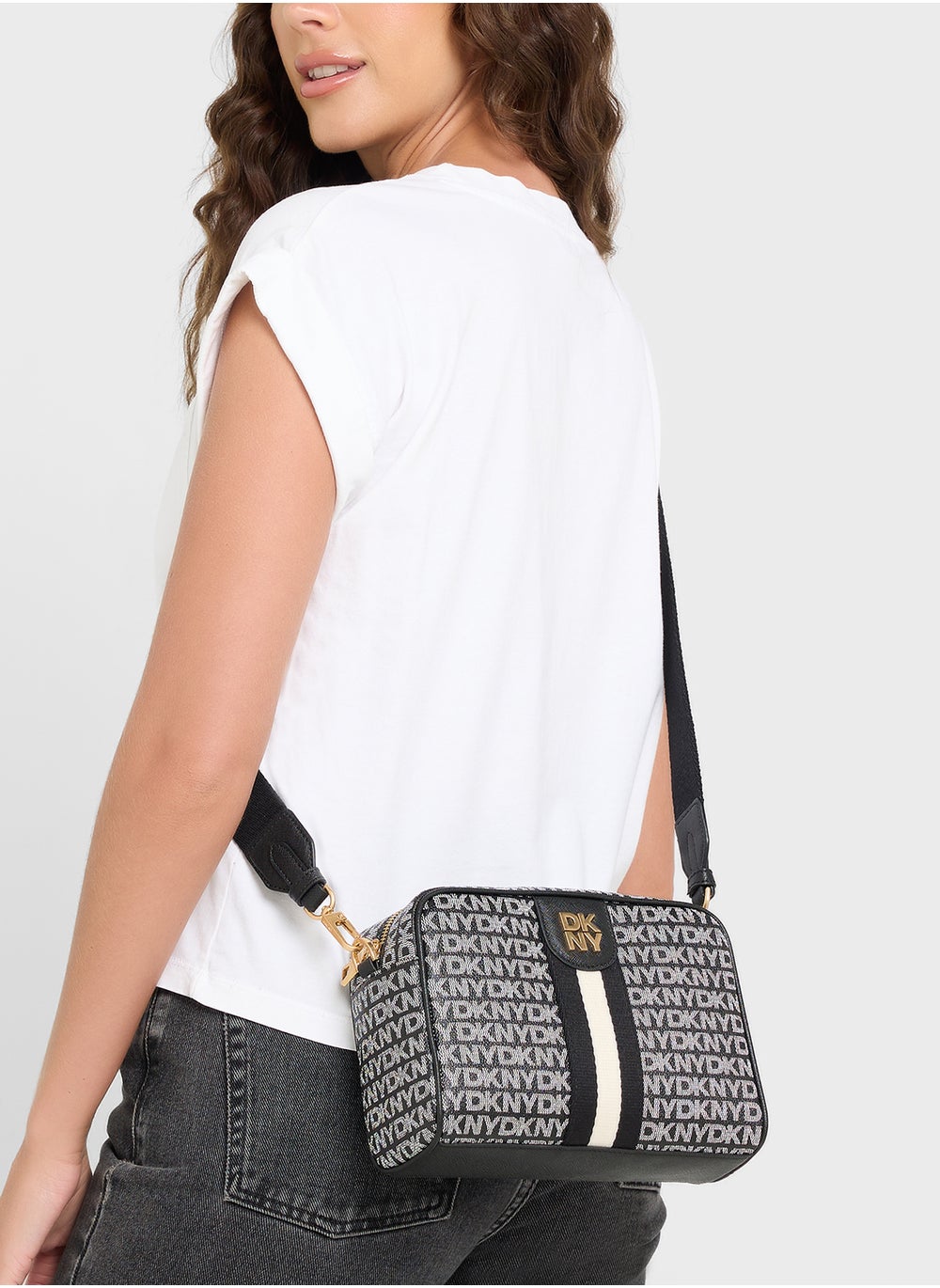 buy-dkny-carol-zip-through-crossbody_j3n