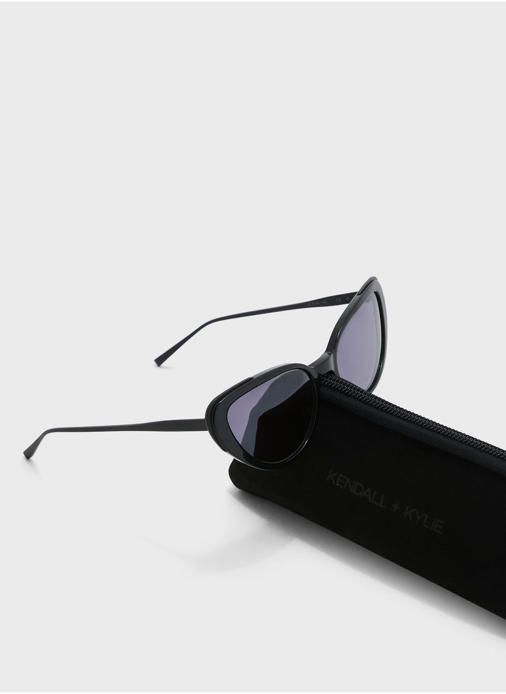 buy-kendall-kylie-cat-eye-sunglasses_jl2