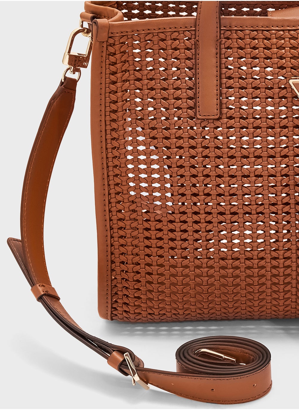 buy-guess-brigitta-2-in-1-tote_ykr