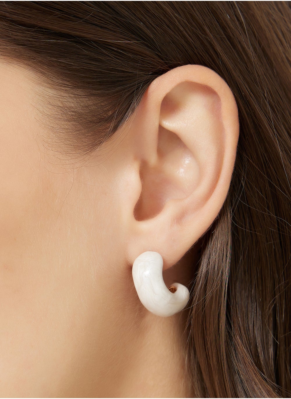 buy-ella-pearl-hoop-earrings_jeu