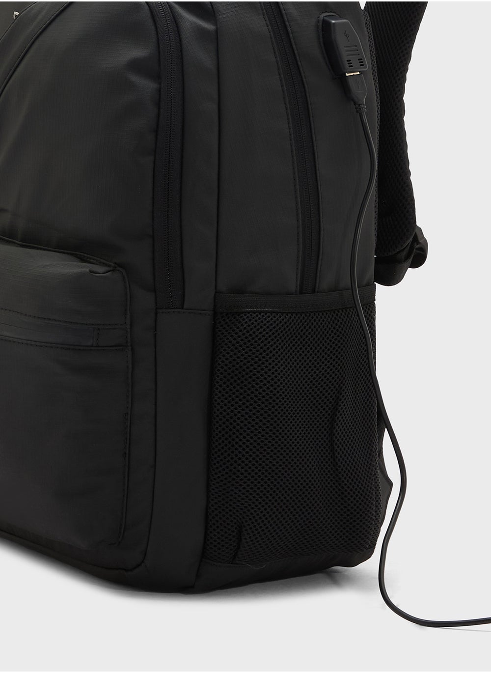 buy-robert-wood-premium-backpack-with-anti-theft-lock_ezy