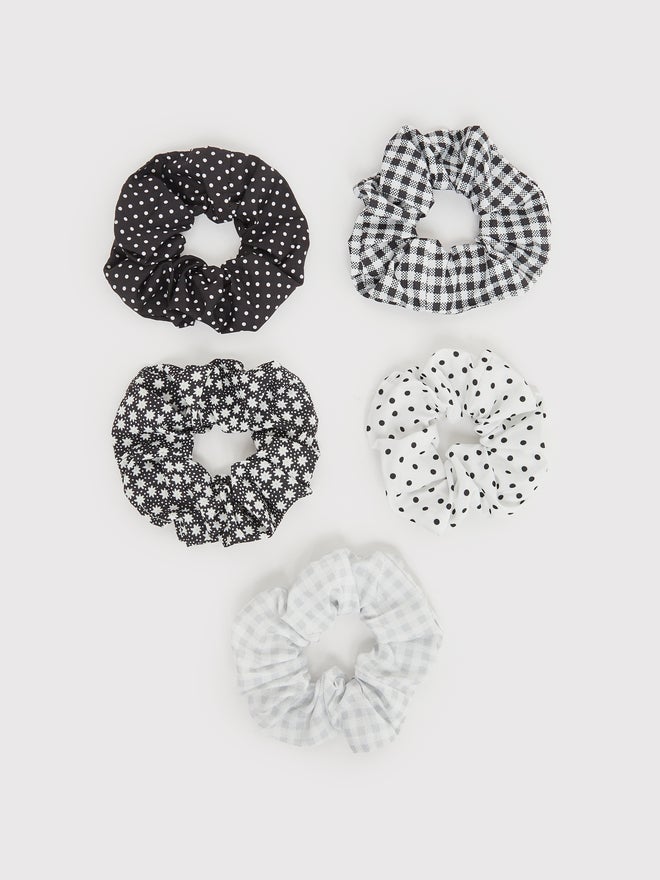 buy-styli-styli-set-of-5-elasticated-polka-dot-scrunchie_ty7