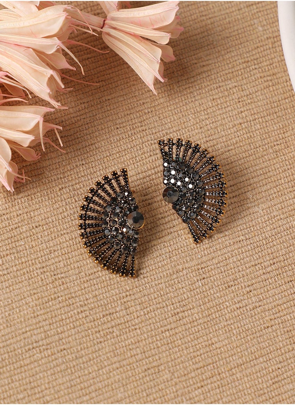 buy-sohi-luminary-luxe-stud-earrings_wi3