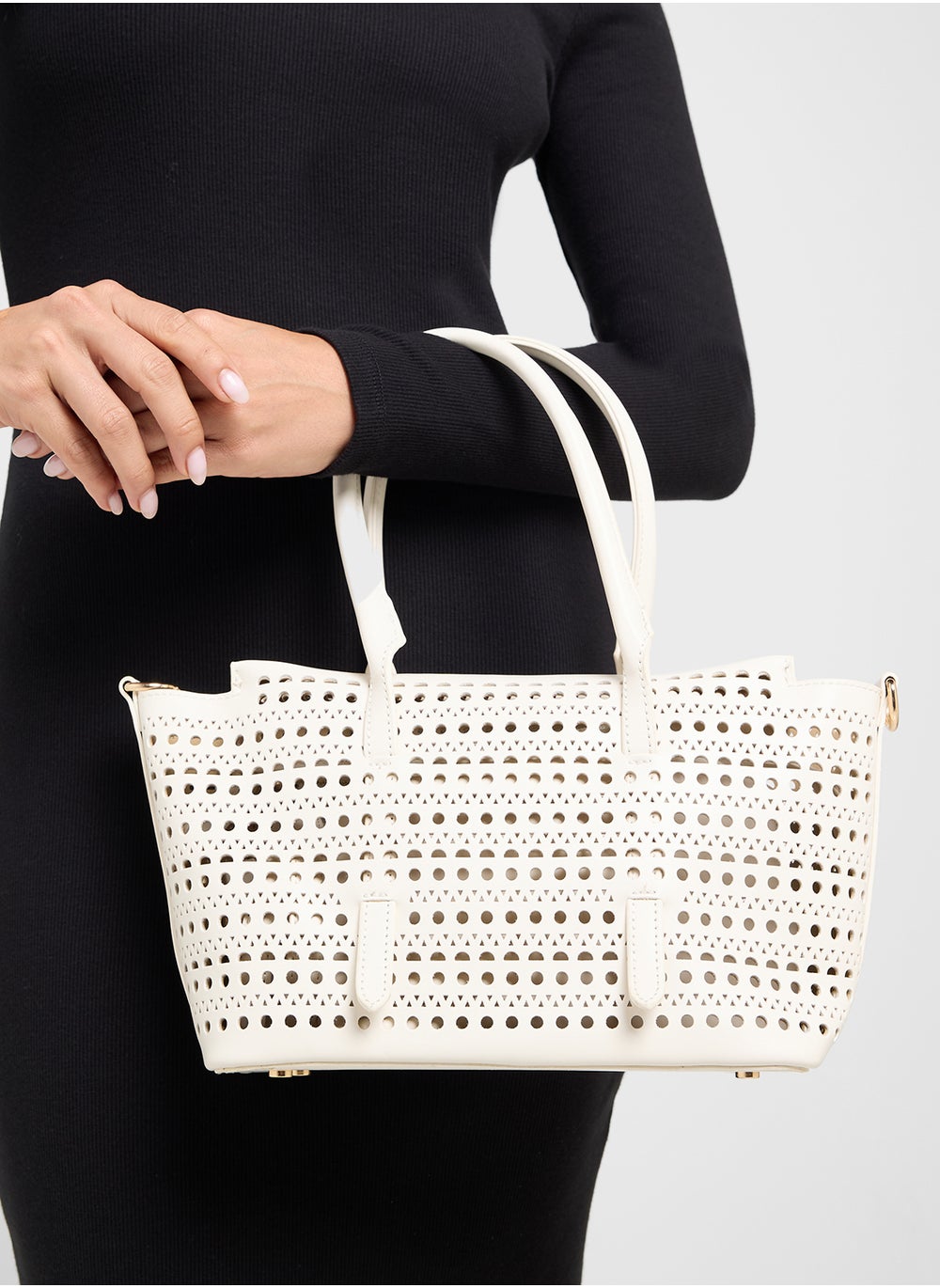 buy-ella-lasercut-tote-bag_naf