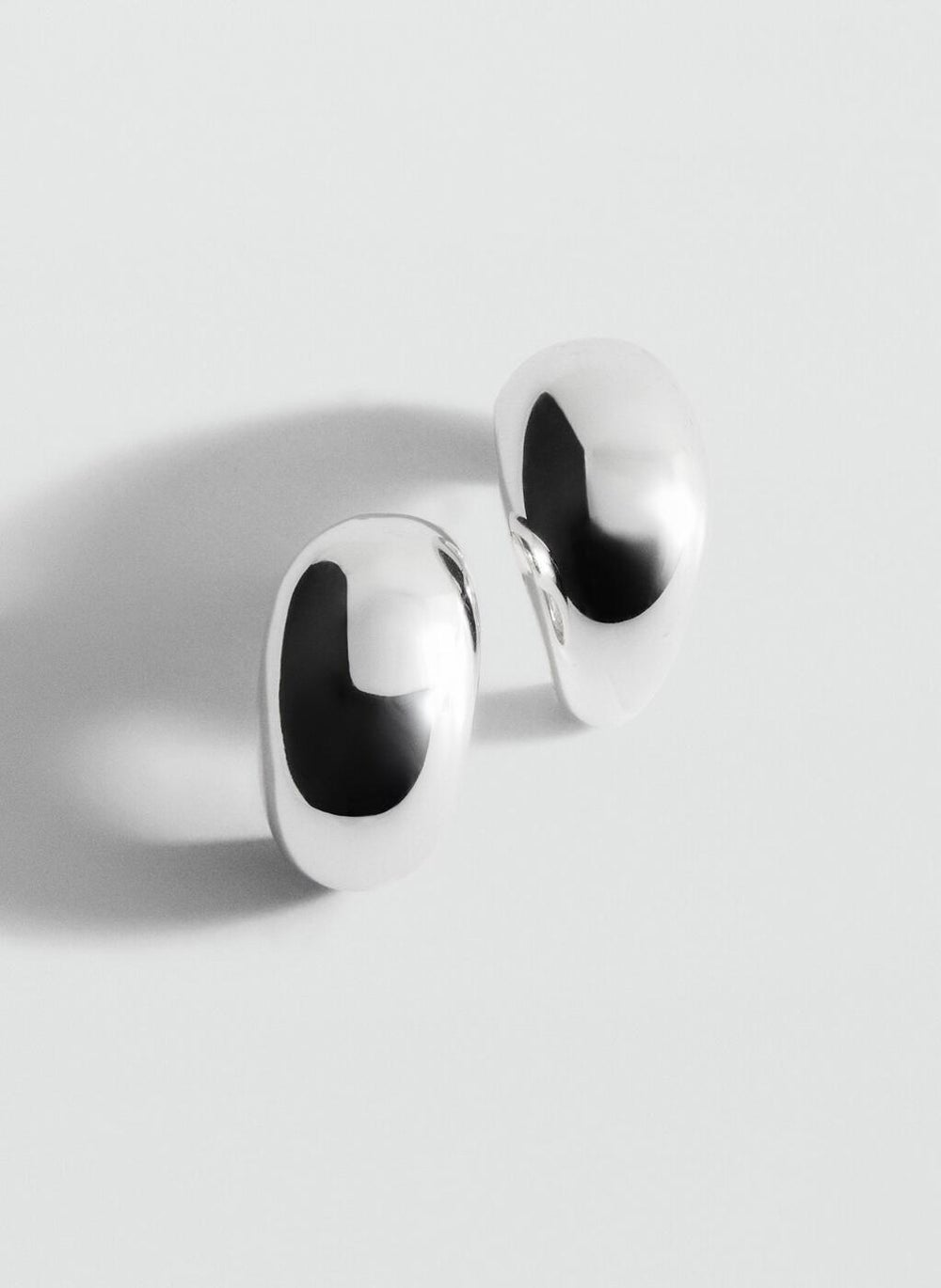 buy-mango-volume-hoop-earrings_r1j