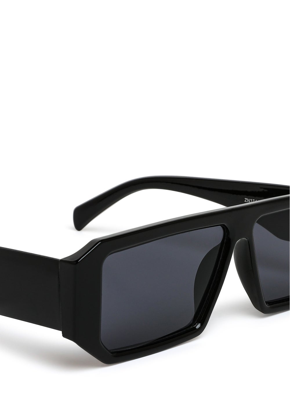 buy-london-rag-flat-bridge-rectangular-sunglasses-in-black_384