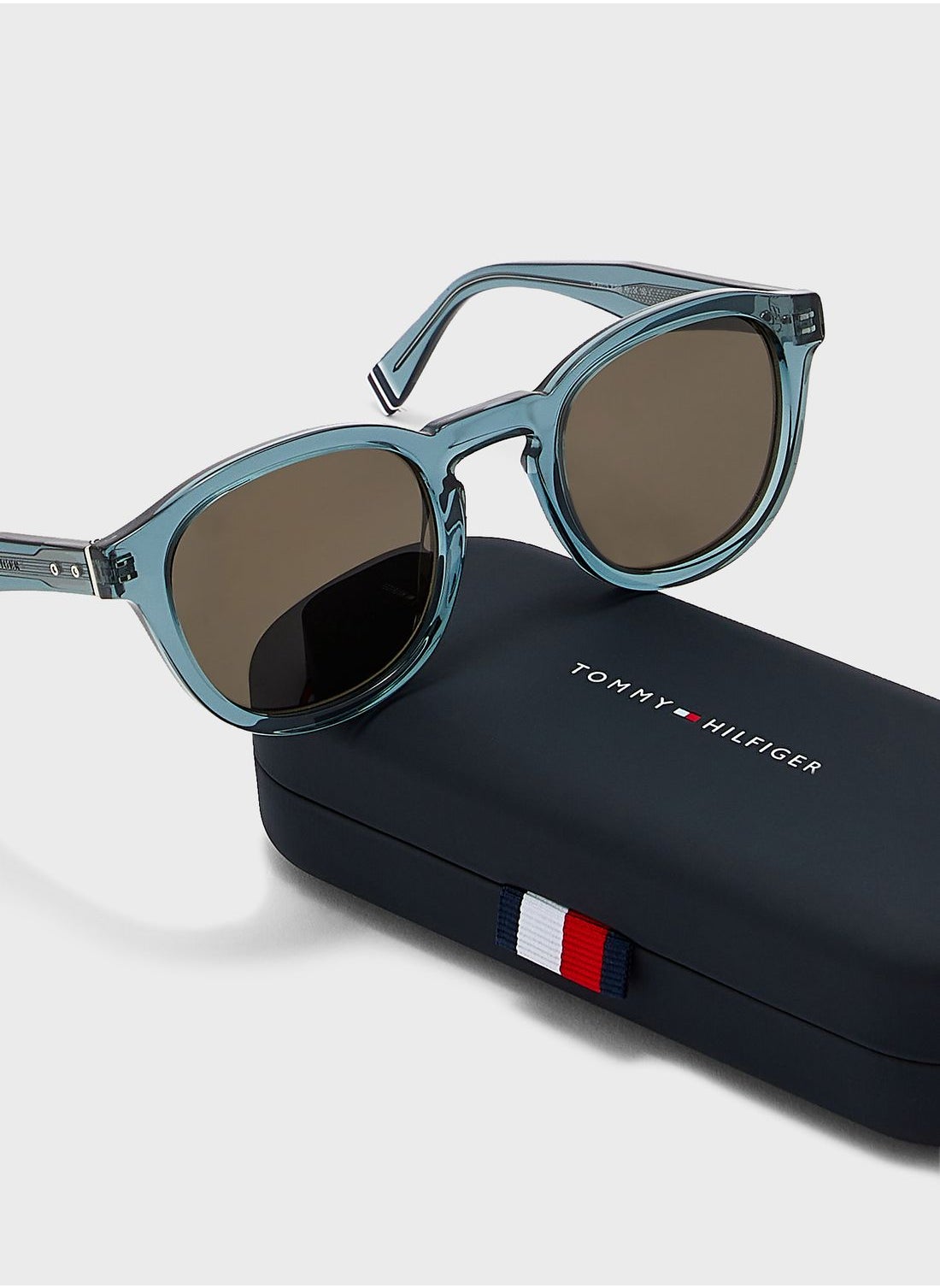 buy-tommy-hilfiger-round-sunglasses_kf8