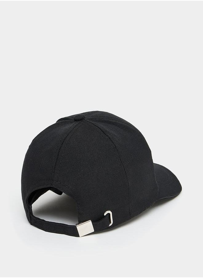 buy-styli-initial-letter-detail-baseball-cap_ku2