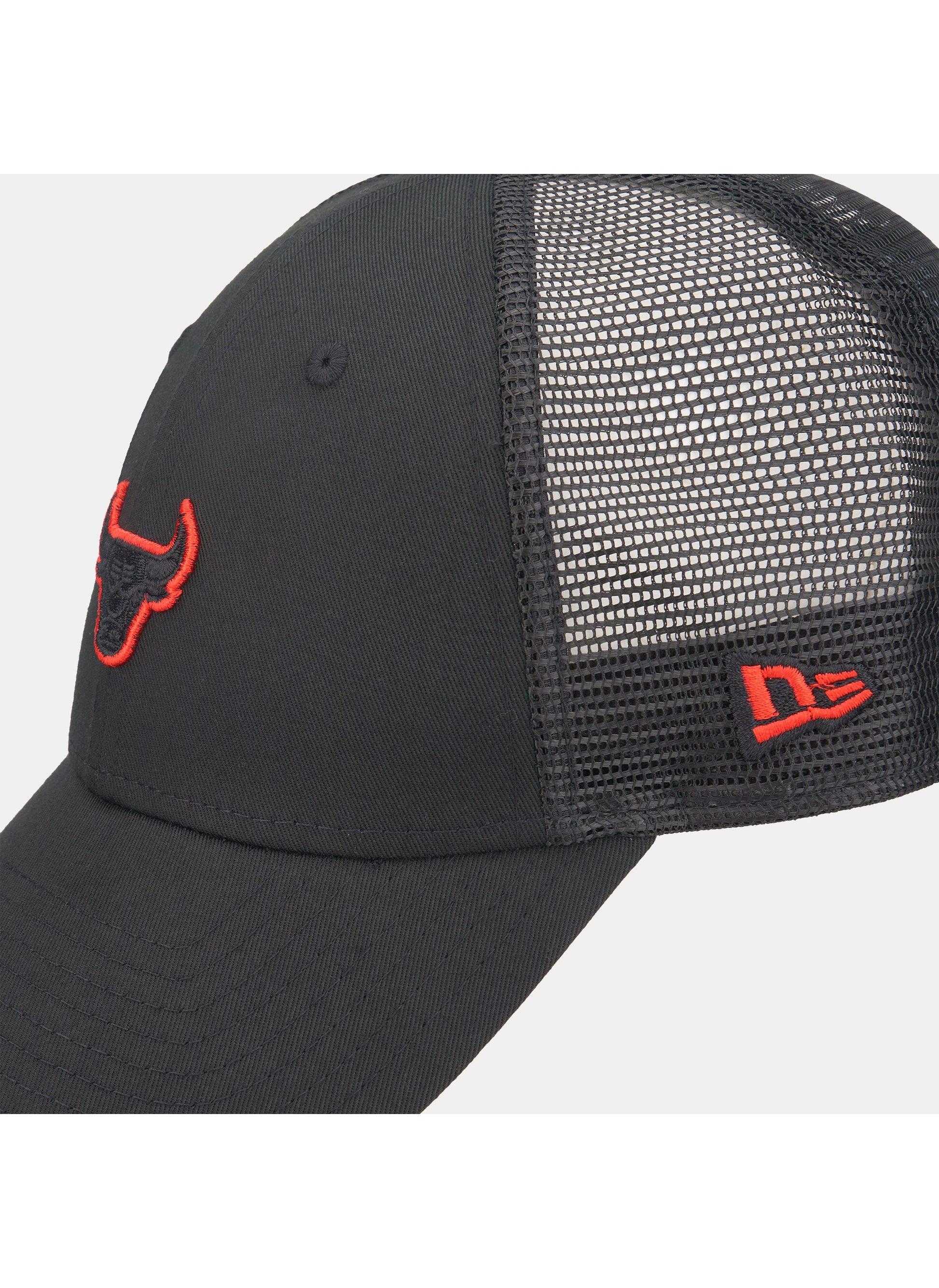 buy-new-era-men-s-nba-chicago-bulls-9forty-trucker-cap_6st