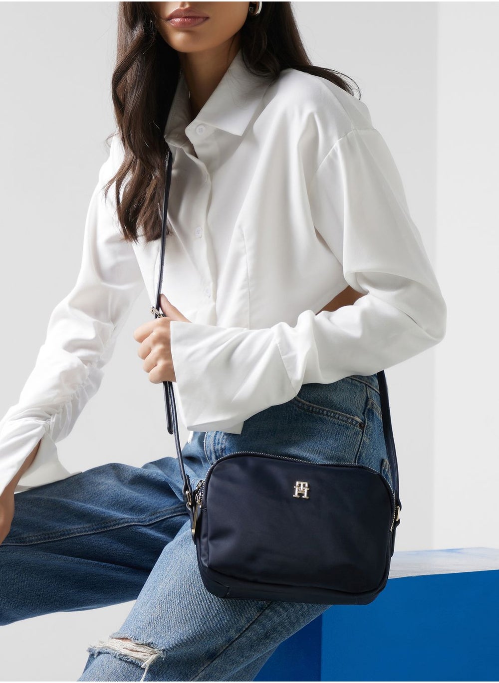 buy-tommy-hilfiger-narrow-strap-crossbody_xwf