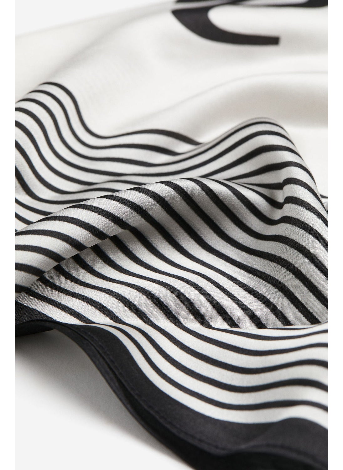 buy-h-m-printed-silk-scarf_ypy