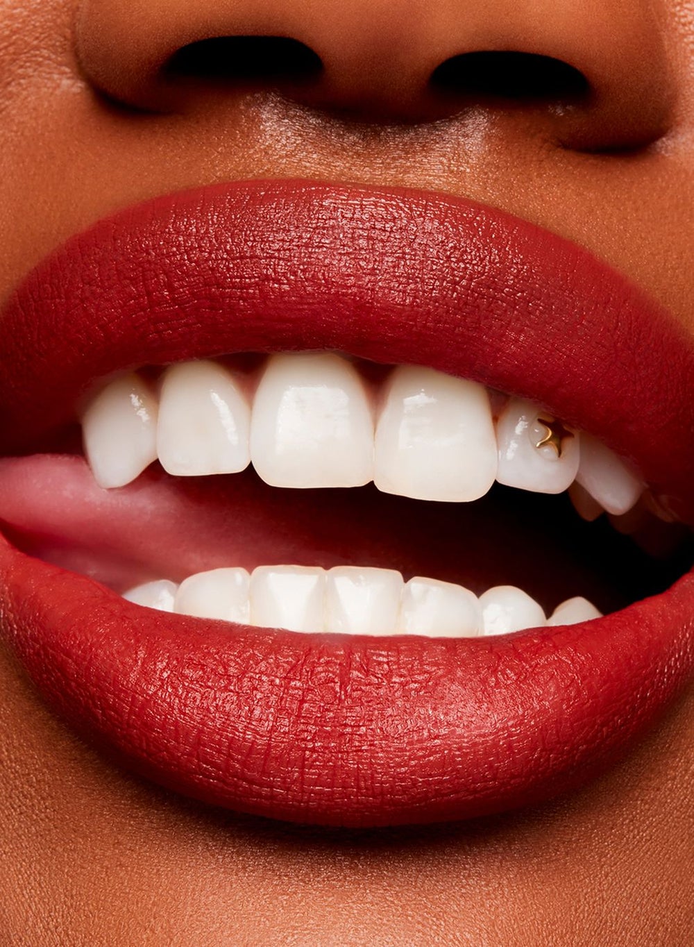 buy-mac-cosmetics-pwdr-kss-vlvt-blr-slm-ni-2gm-07oz_ukr