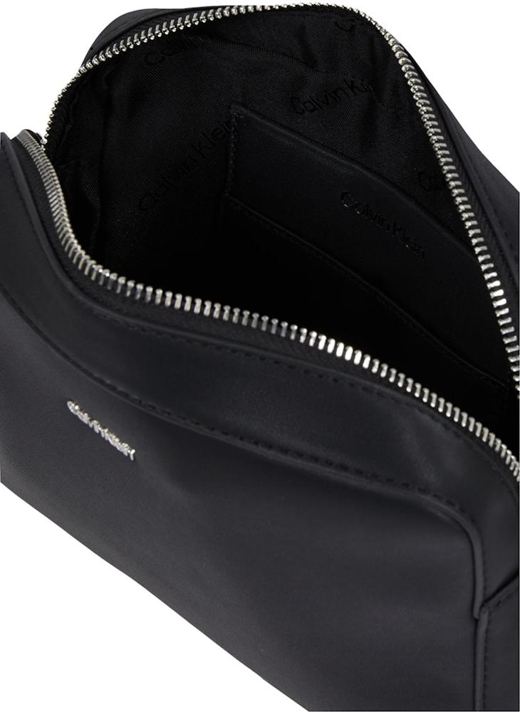 buy-calvin-klein-jeans-small-camera-bag_iiv
