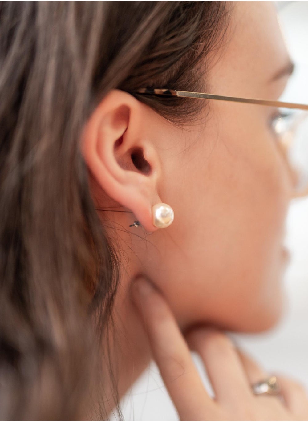 buy-seona-perla-cream-pearl-stud-earrings-classic-luxury-10mm_ekg