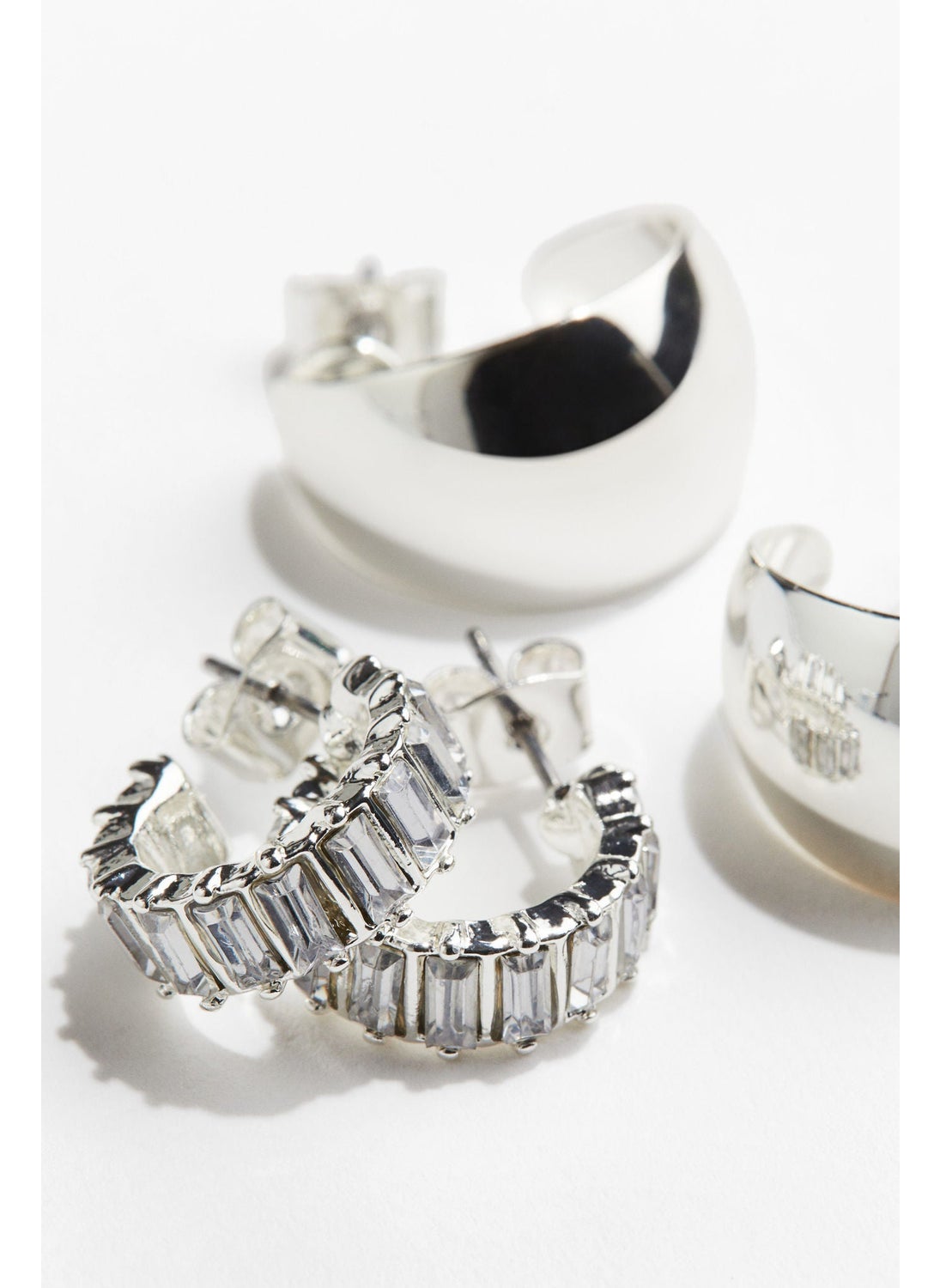 buy-h-m-2-pairs-hoop-earrings_t3c