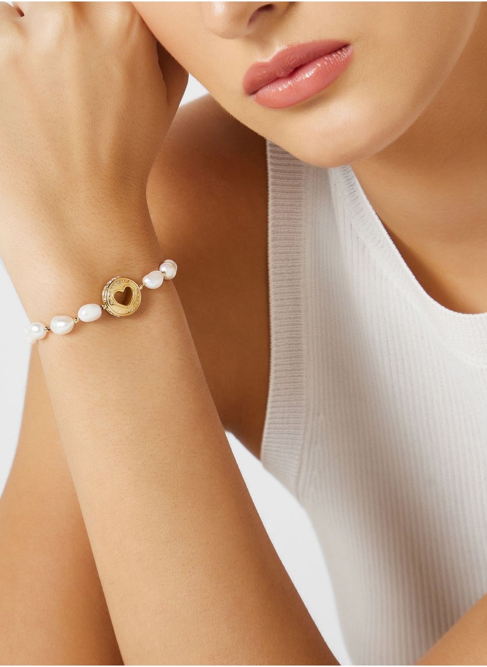 buy-guess-pearl-heart-bracelet_72t