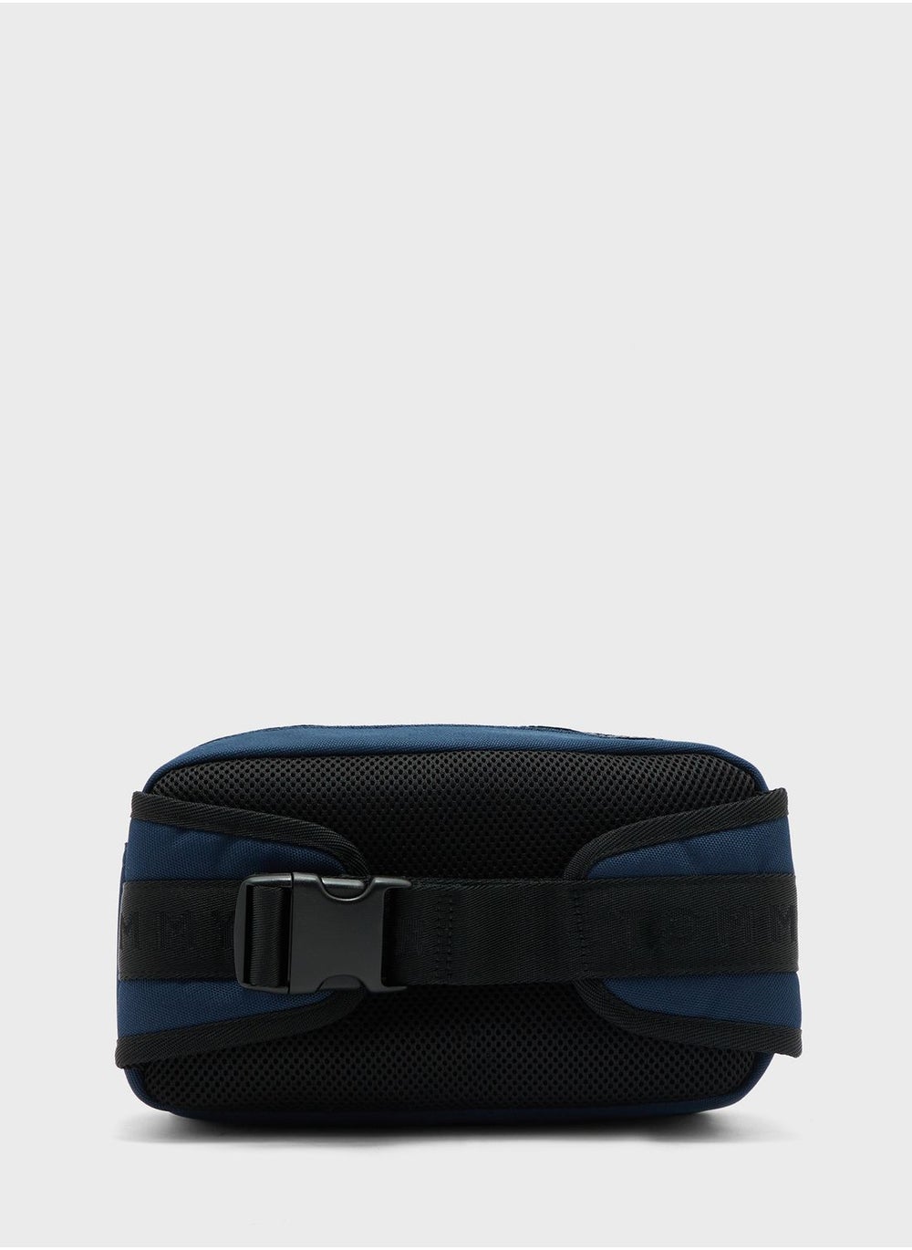buy-tommy-hilfiger-logo-messenger-bag_05n