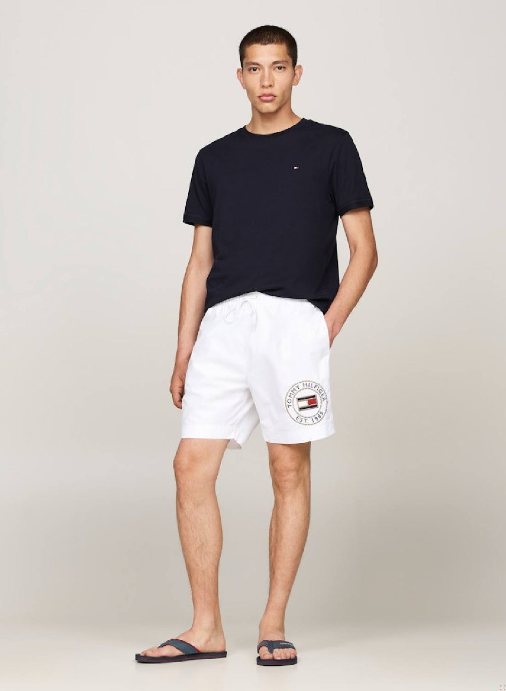 buy-tommy-hilfiger-logo-strap-flip-flops_4gl