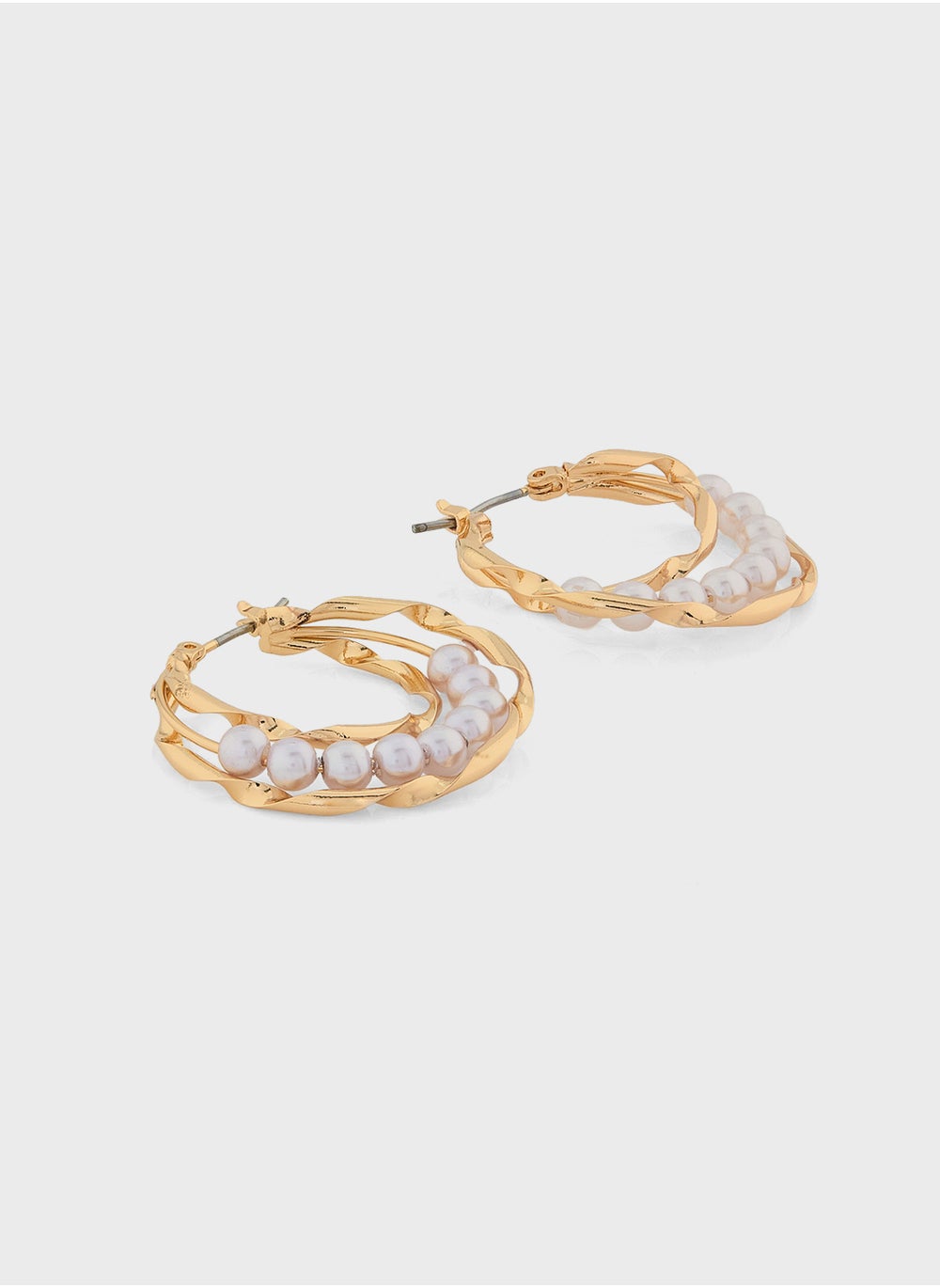 buy-ella-pearl-hoop-earrings_oqm