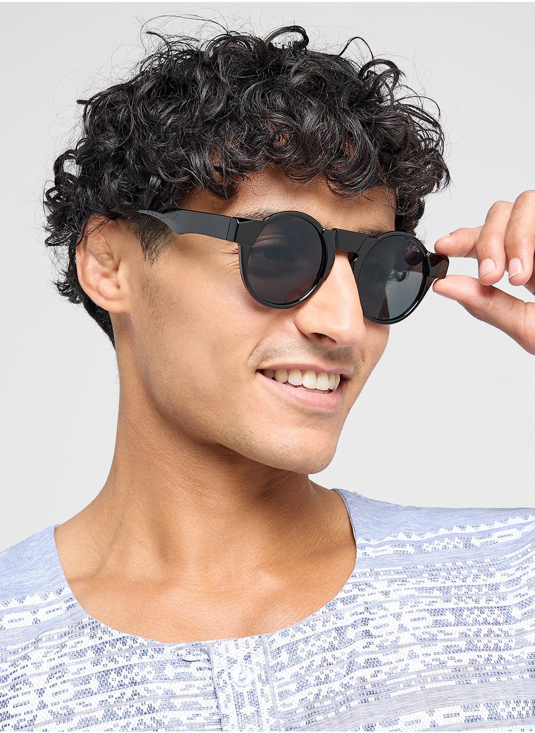 buy-seventy-five-casual-round-shape-sunglasses_gmo