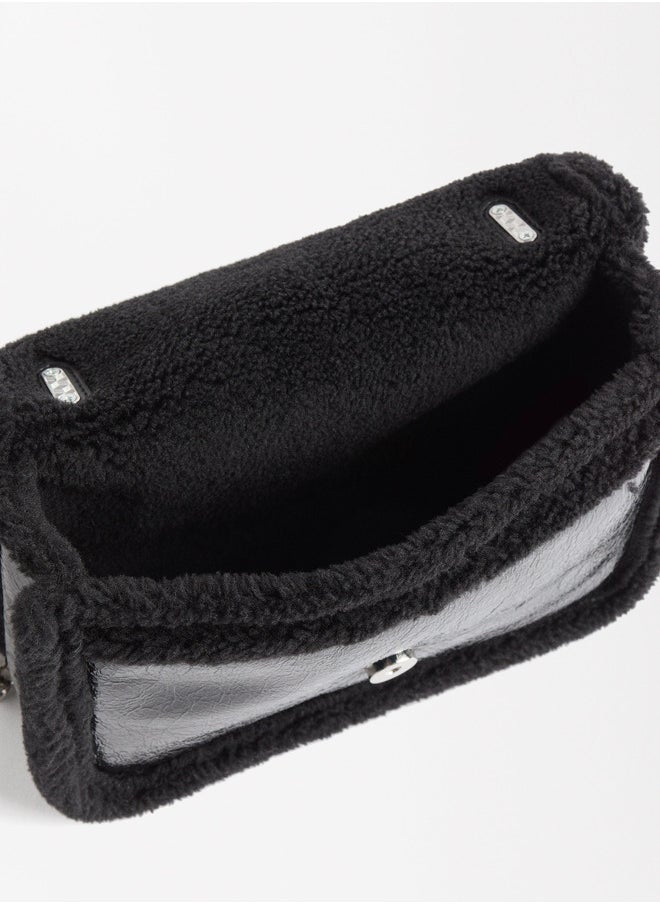 buy-parfois-shoulder-bag-with-chain-and-fur-effect_vwp