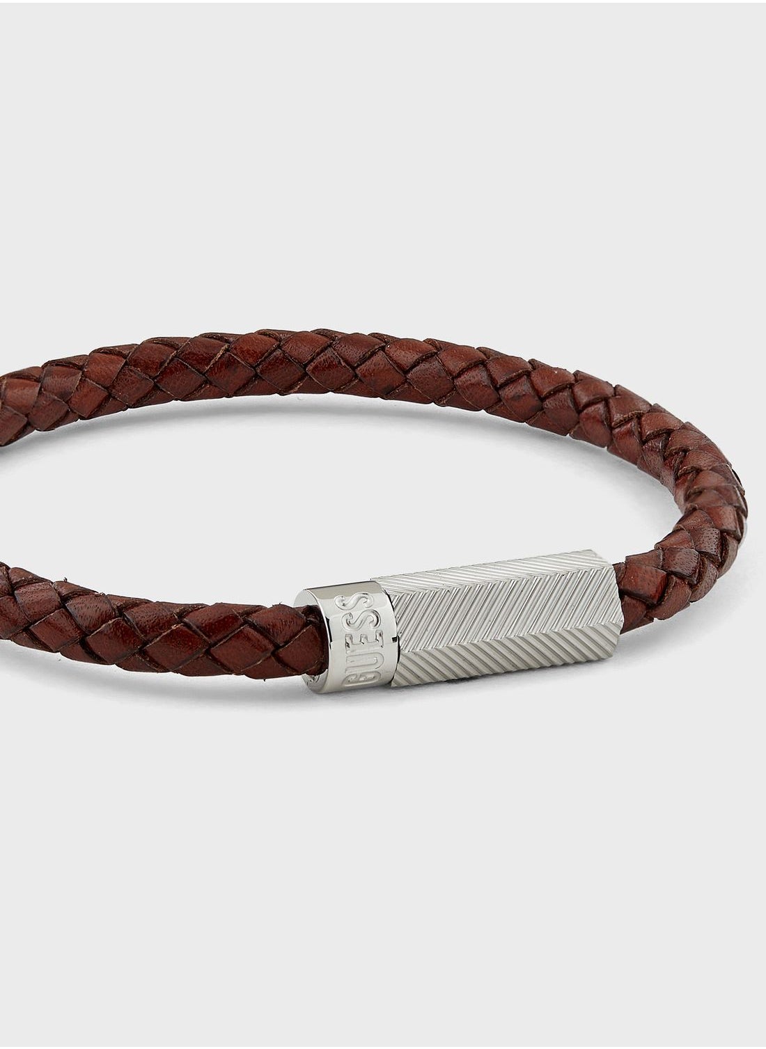 buy-guess-casual-leather-round-screw-jack-bracelet_xza