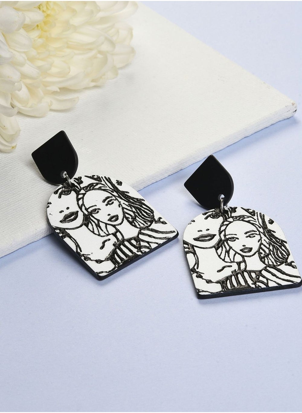 buy-sohi-trendy-designer-earrings_e82