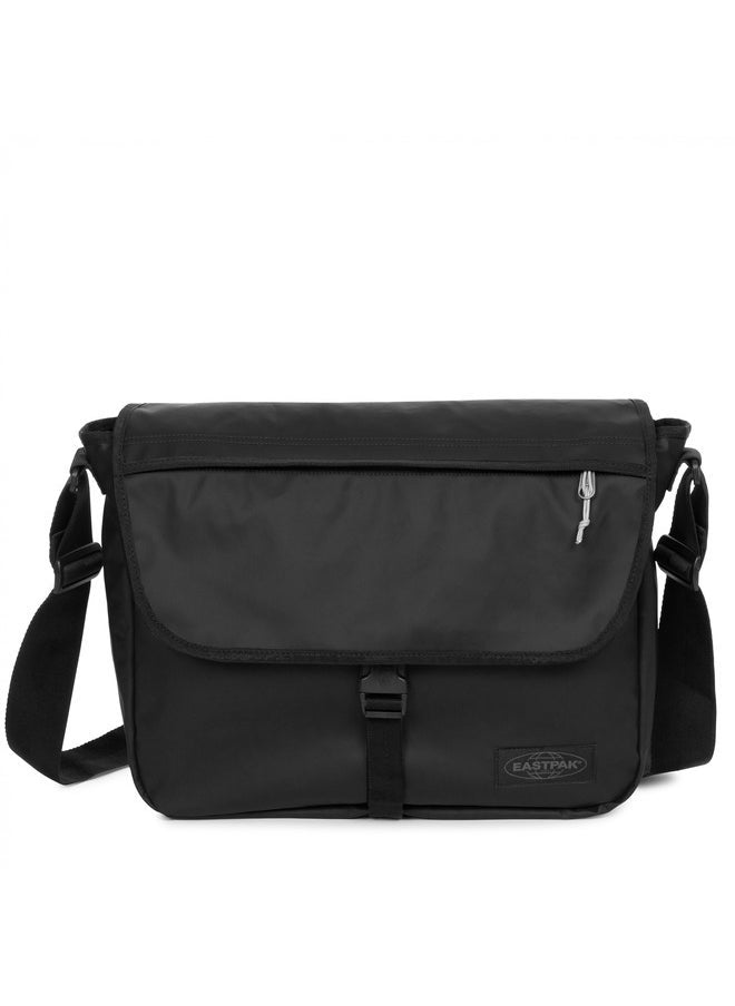 buy-eastpak-delegate-tarp-messenger-bag-black_seg