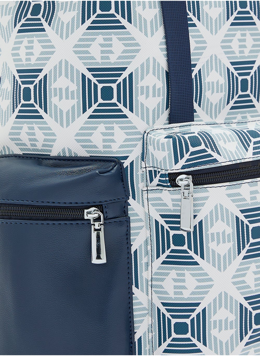 buy-seventy-five-printed-casual-backpack_ugz