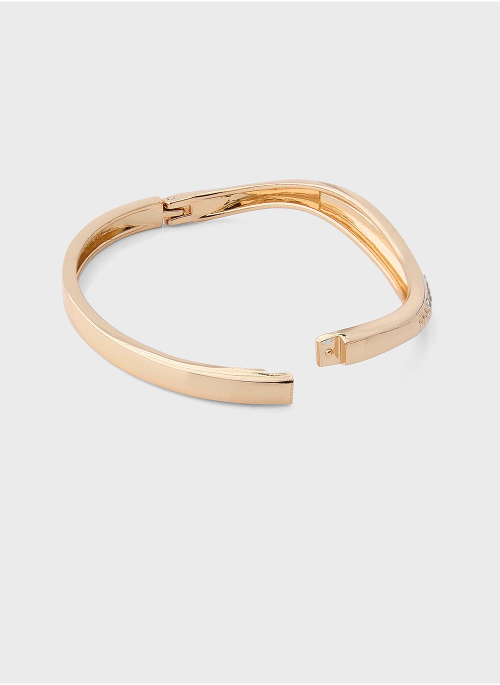 buy-ella-limited-edition-by-namshi-diamante-twisted-bangle_j0d