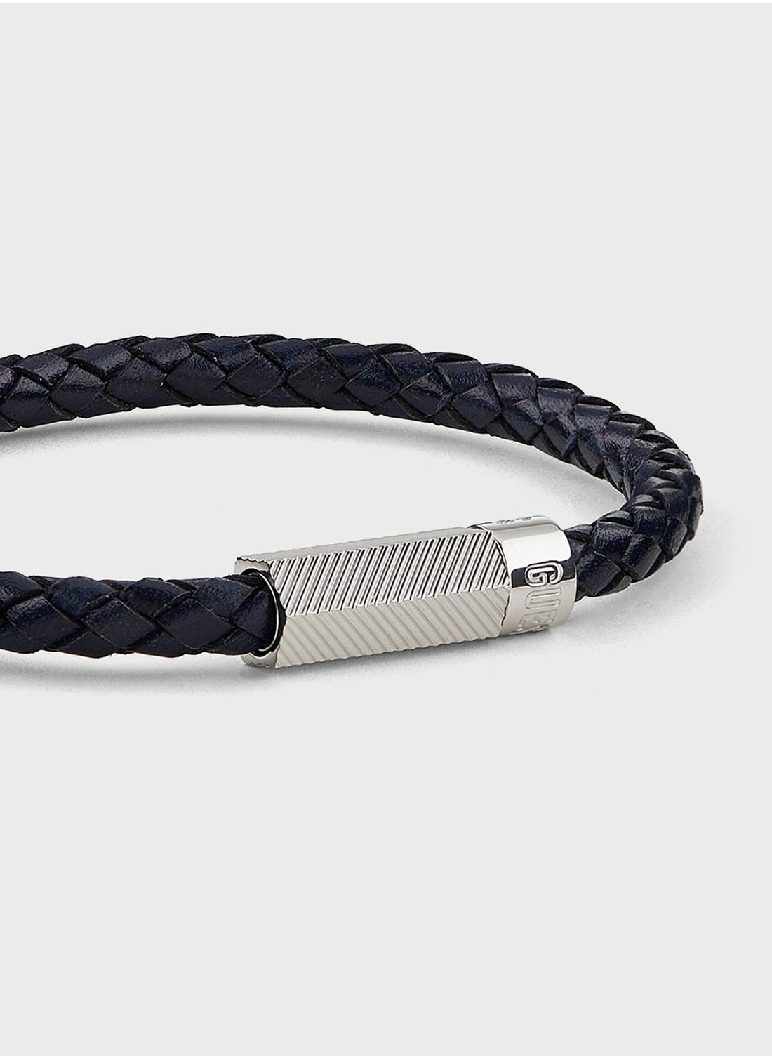 buy-guess-casual-leather-round-screw-jack-bracelet_b3e