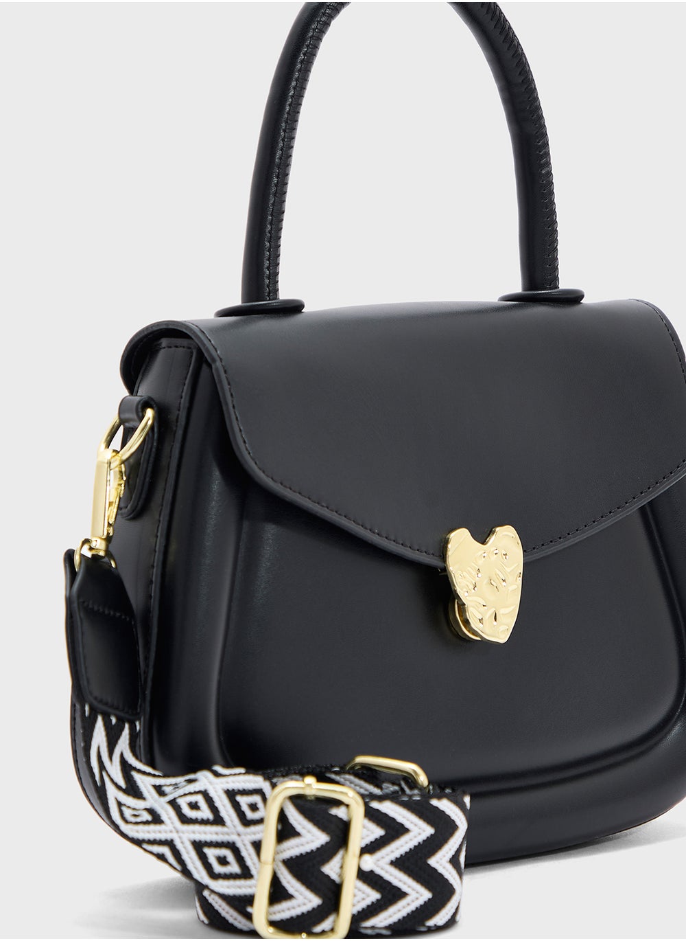 buy-ginger-heart-closure-satchel-bag_c6l